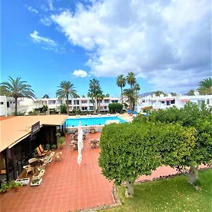 https://cozy-one-bedroom-apartment-with-spacious-terrace-pool.tenerifehoteles.net